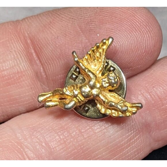 Vintage Minimalist Guardian Angel Gold Tone Lapel Pin - Picture 4 of 6